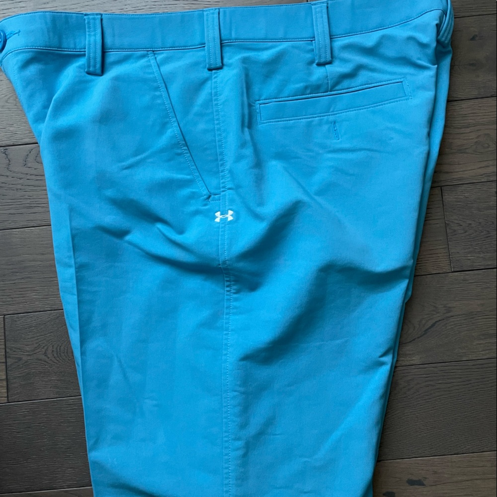 Under Armour blue golf shorts size 36 excellent condition men’s